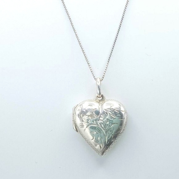 Vintage Jewelry - Vintage Italian Sterling Silver Etched Heart Locket Necklace
